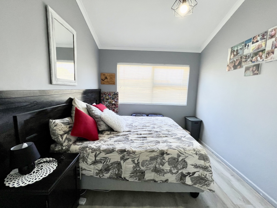2 Bedroom Property for Sale in Flamingo Vlei Western Cape
